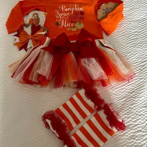 🎃NWT SWEET THANKSGIVING OUTFIT - Picture 2 of 8